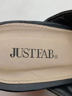 Pantoletten><noscript><img width=