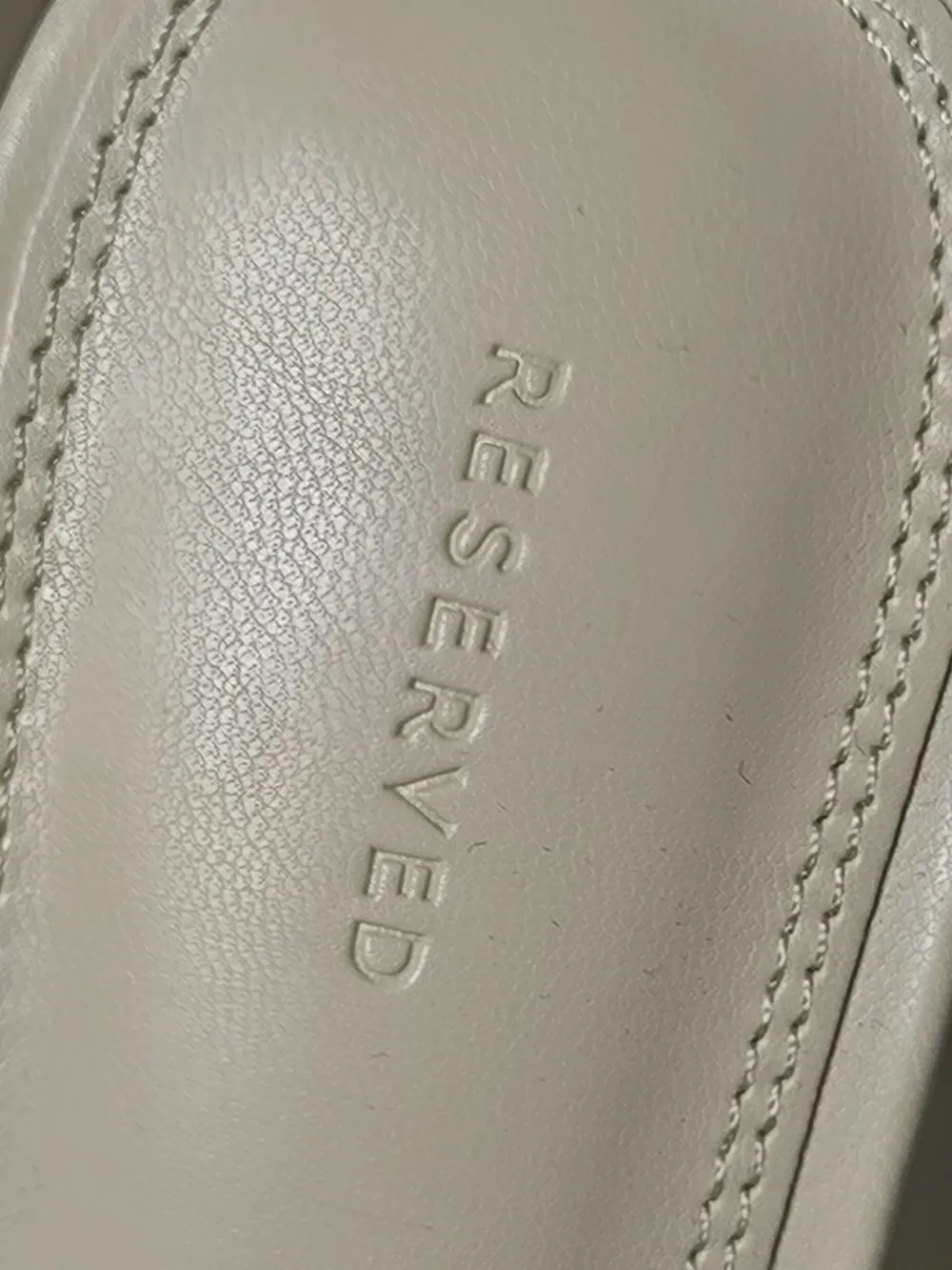 Pantoletten>Reserved Absatz Pantoletten Größe 38 creme