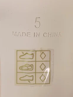 Pantoletten><noscript><img width=