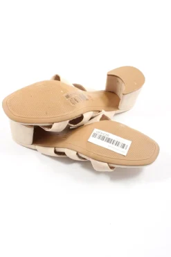 Pantoletten><noscript><img width=