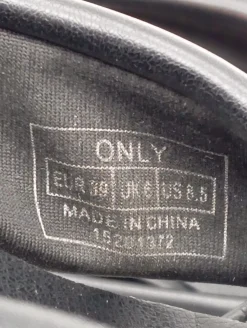 Pantoletten><noscript><img width=