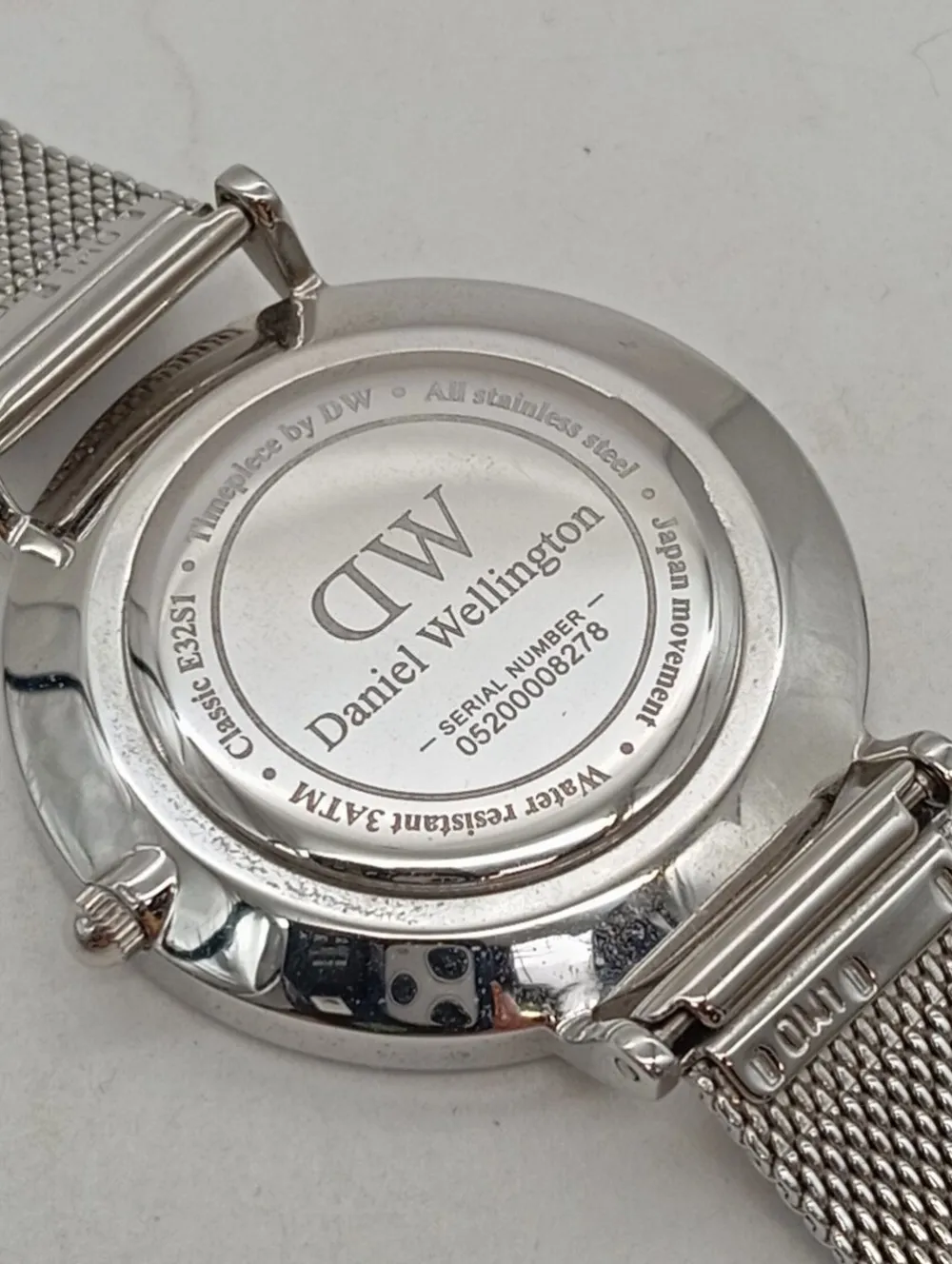 Uhren>Daniel Wellington Analoguhr silberfarben