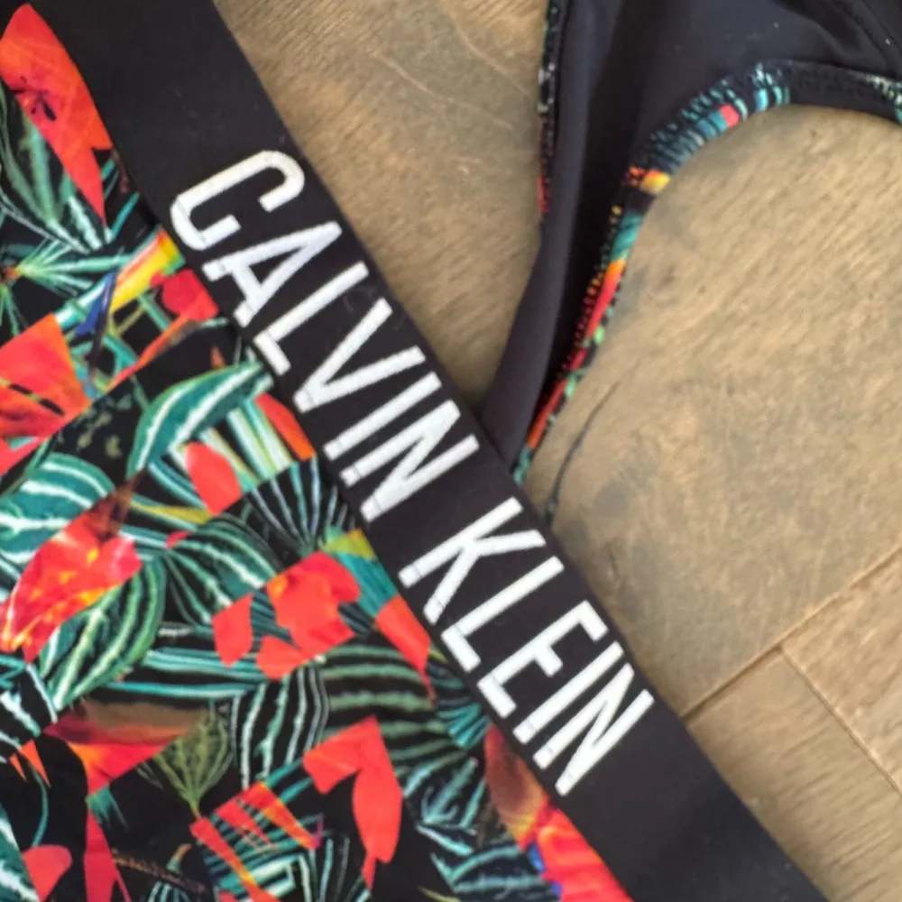 Bademode>Calvin Klein Badeanzug Größe 36 mehrfarbig