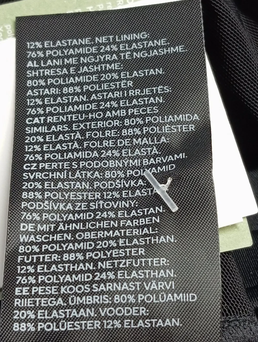 Bademode>H&M Badeanzug Größe 50 schwarz