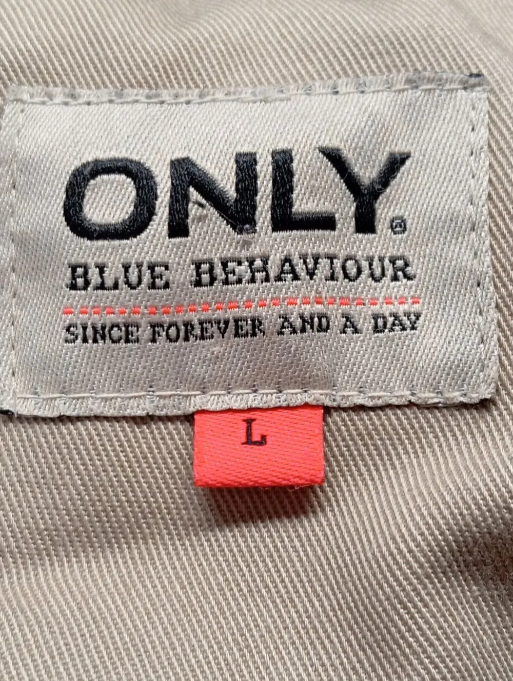 Jacken>Only Übergangsjacke Größe 40 wollweiß