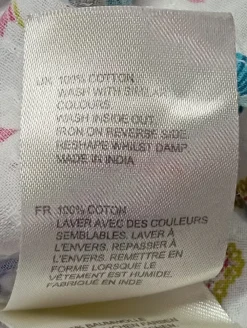 Tops><noscript><img width=