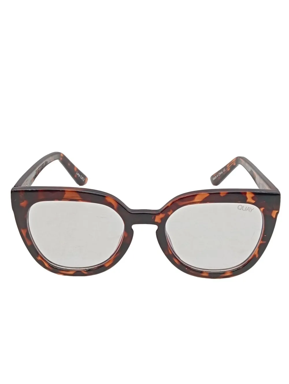 Brille-Quay Clearance