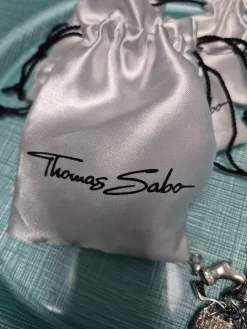 Charms><noscript><img width=