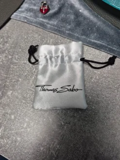 Charms><noscript><img width=