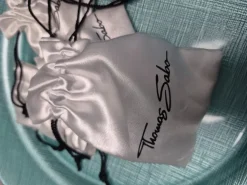 Charms><noscript><img width=