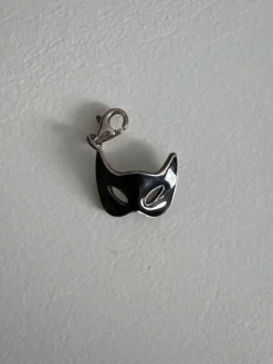 Charms><noscript><img width=