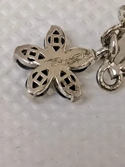 Charms><noscript><img width=