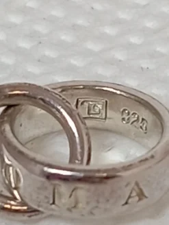 Charms><noscript><img width=