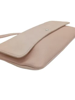 Clutches><noscript><img width=