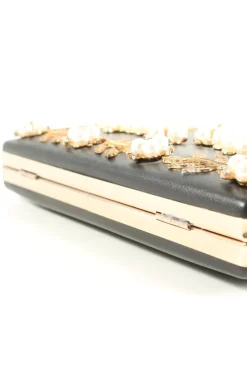 Clutches><noscript><img width=