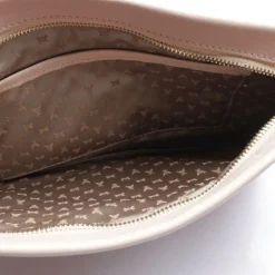 Clutches><noscript><img width=