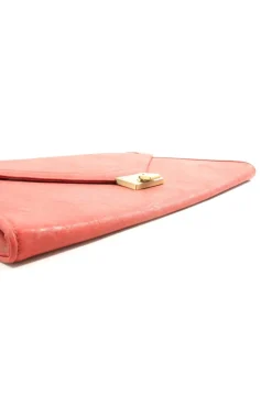 Clutches><noscript><img width=