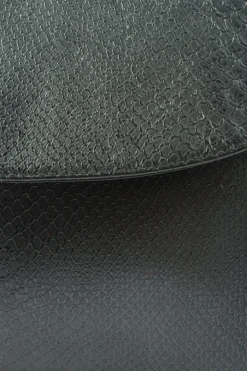 Clutches><noscript><img width=