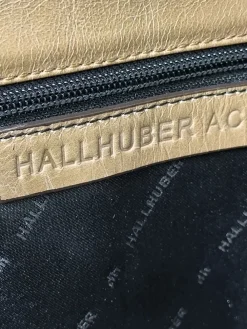 Clutches><noscript><img width=