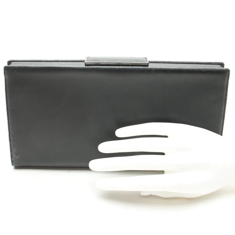 Clutch-Strenesse Online