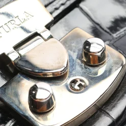 Clutches><noscript><img width=