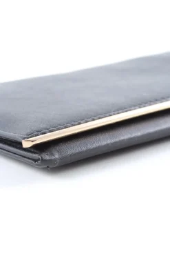 Clutches><noscript><img width=