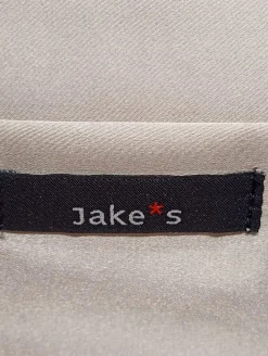 Clutches><noscript><img width=