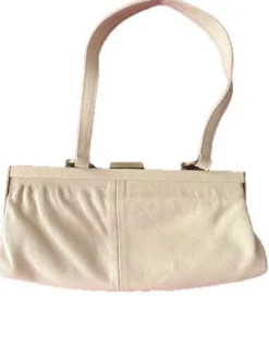 Clutches><noscript><img width=