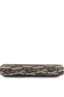 Clutches><noscript><img width=