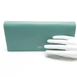 Clutches><noscript><img width=