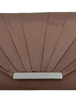 Clutches><noscript><img width=