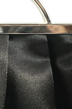 Clutches><noscript><img width=