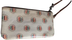 Clutch-Fossil Outlet