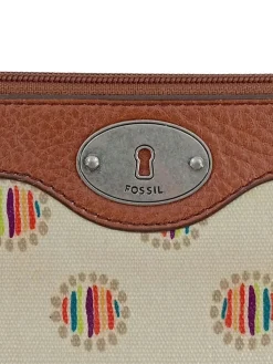 Clutch-Fossil Outlet
