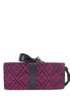 Clutches><noscript><img width=