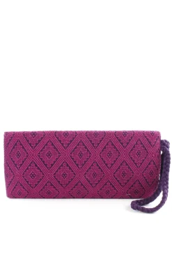 Clutches><noscript><img width=