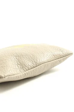 Clutches><noscript><img width=