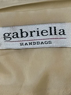 Clutches><noscript><img width=