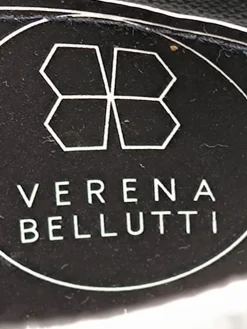 Clutches><noscript><img width=