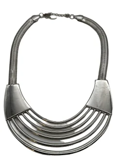 Collier-Flame Outlet