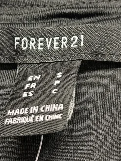 Tops><noscript><img width=