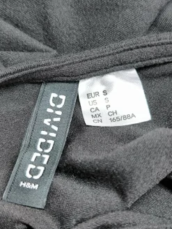 Tops><noscript><img width=