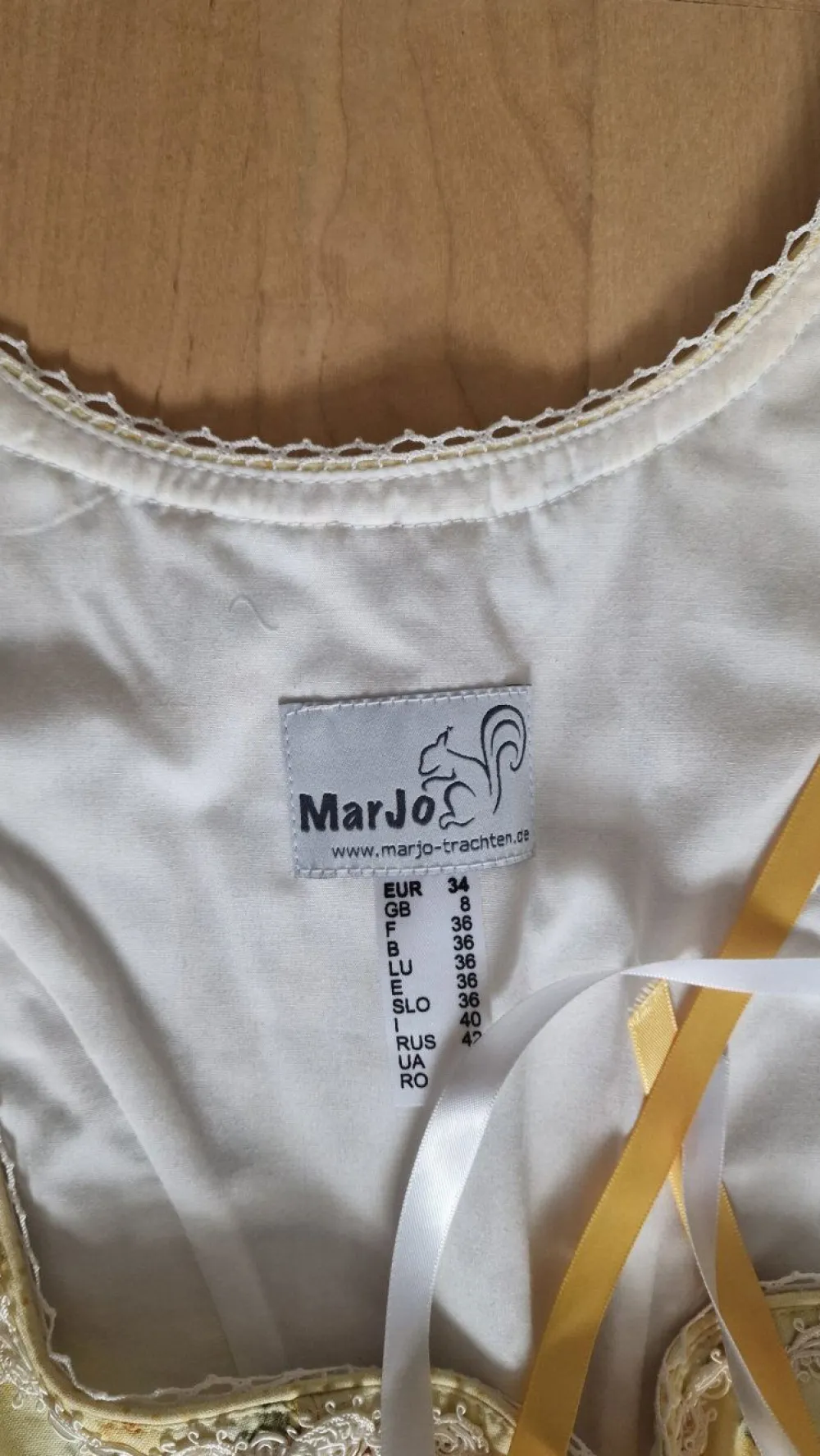 Trachtenmode> Dirndl Größe 34 gelb