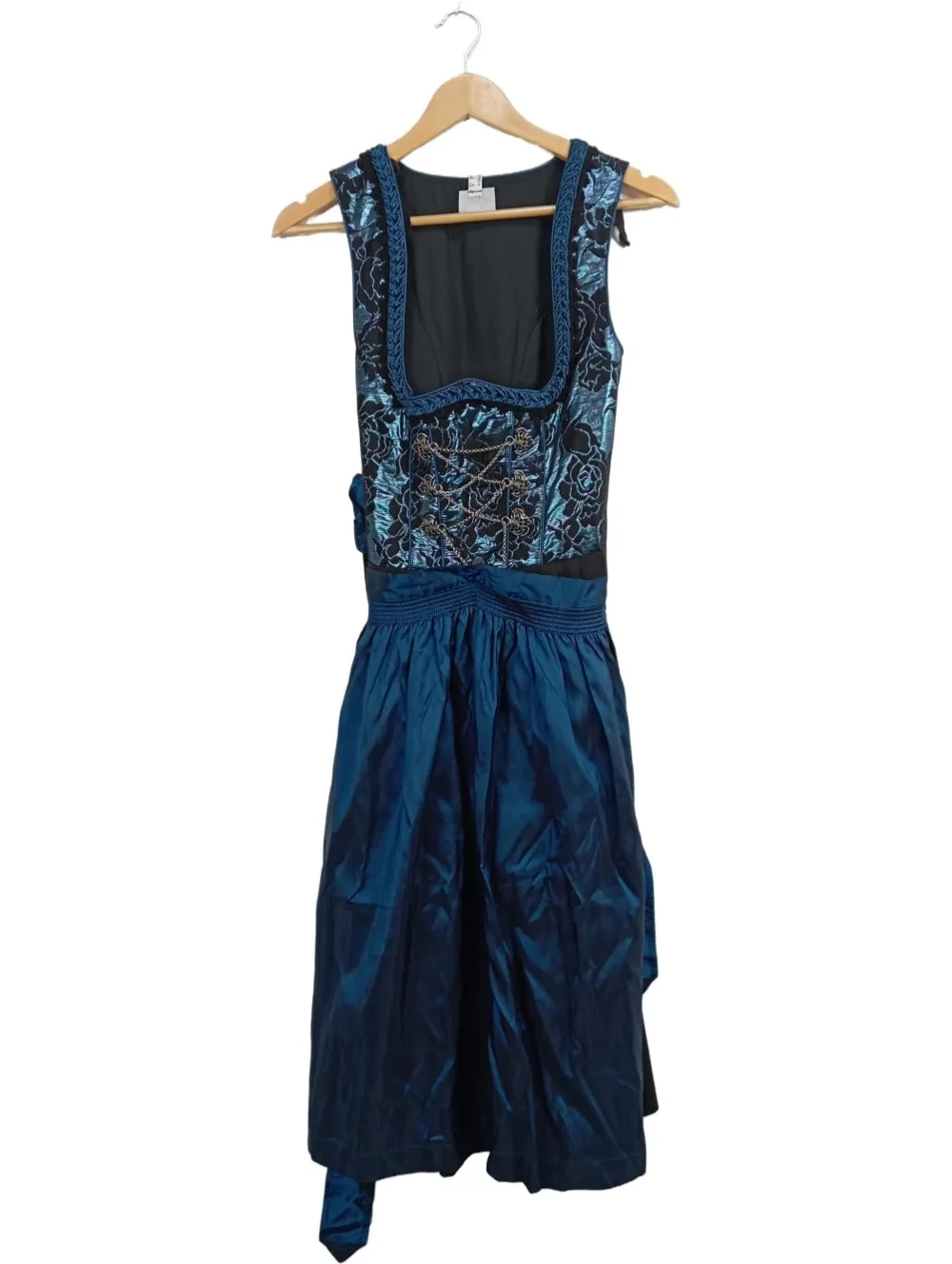 Trachtenmode> Dirndl Größe 38 mehrfarbig