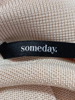 Pullover><noscript><img width=