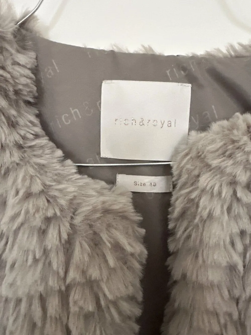 Westen> Fellweste Größe 40 grau