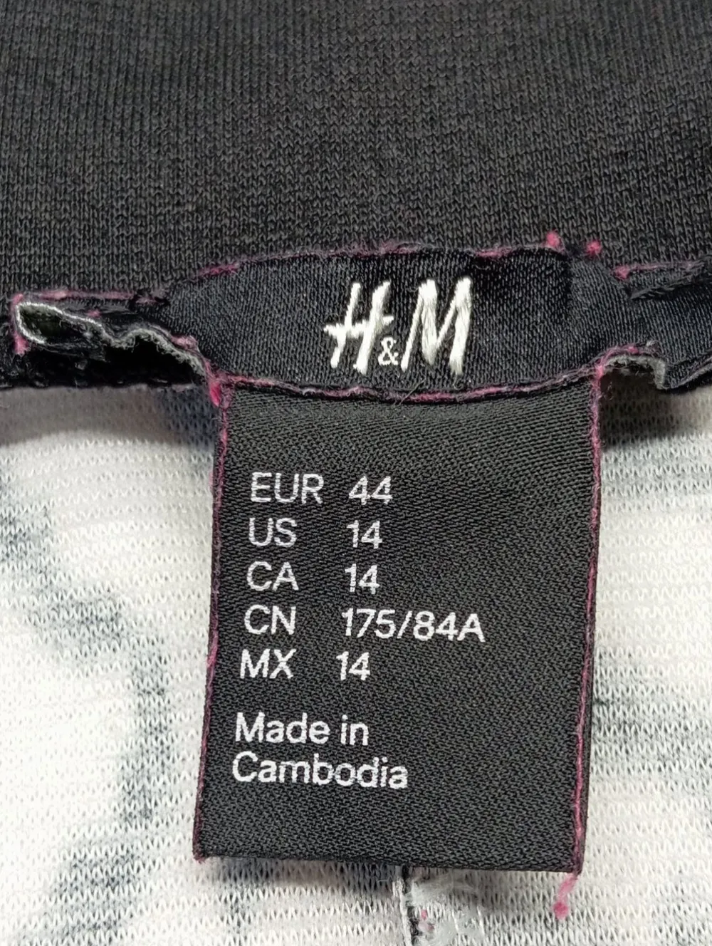 Röcke>H&M Glockenrock Größe 44 weißschwarz