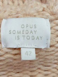 Pullover><noscript><img width=