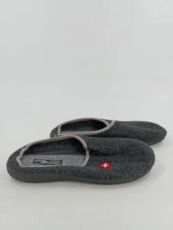 Hausschuhe> Hausschuhe Größe 43 grau