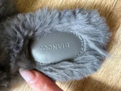 Hausschuhe><noscript><img width=